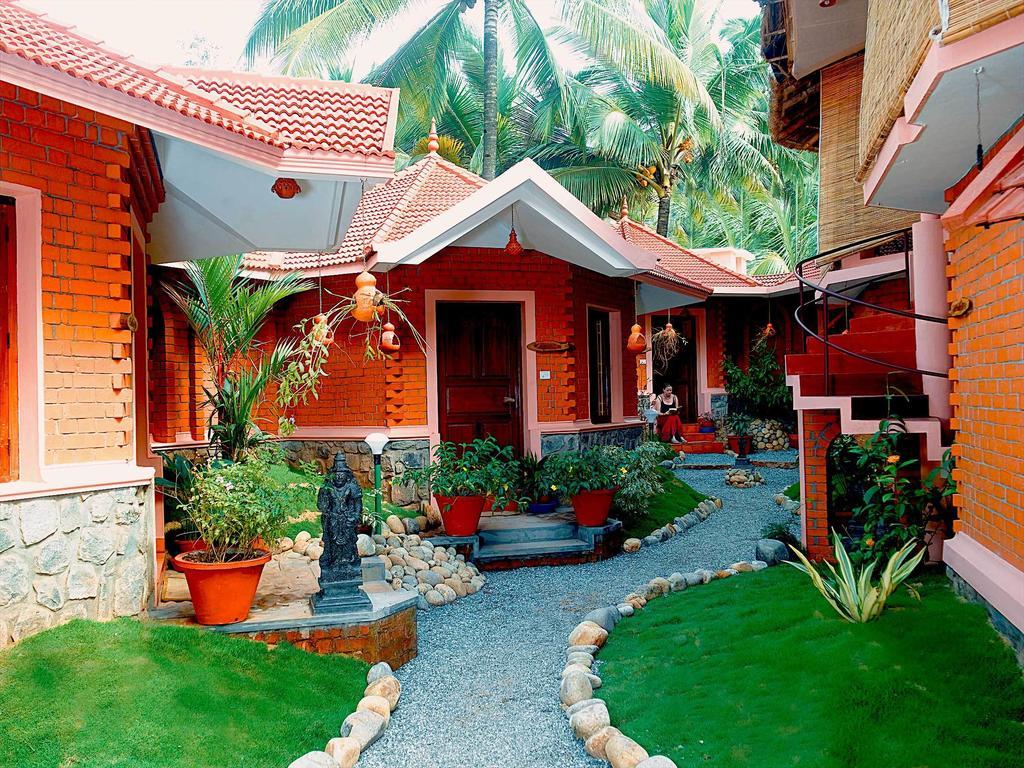 Krishnatheeram Ayur Holy Beach Resorts Варкала Стая снимка