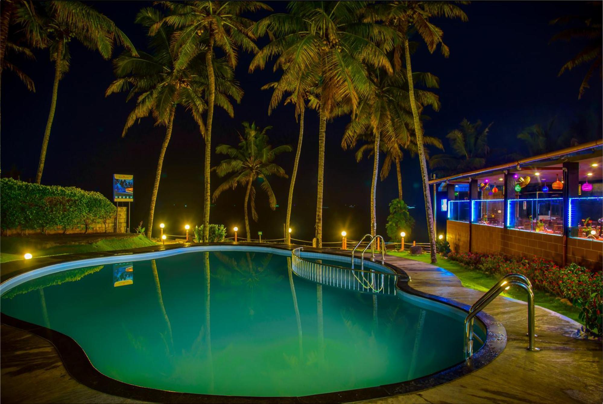 Krishnatheeram Ayur Holy Beach Resorts Варкала Екстериор снимка
