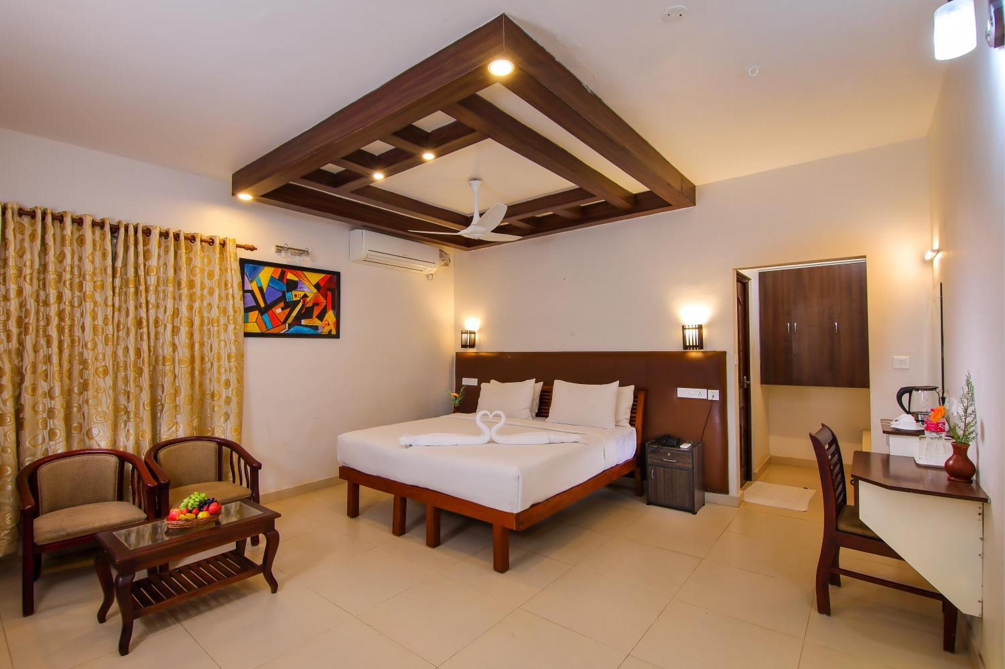 Krishnatheeram Ayur Holy Beach Resorts Варкала Екстериор снимка